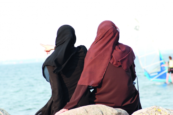 Рәфигә јохса дүшмән?