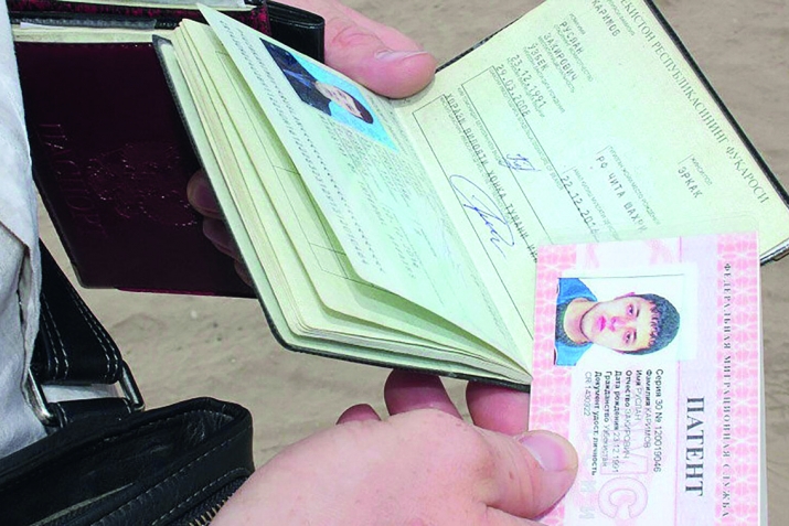 Путин: Муҳоҷирро касе ҳақ надорад то охири сентябр аз Россия ронад