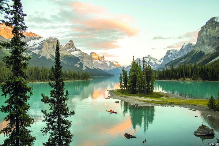 Mәn müqәllid dеyilәm: cәhаlәt zülmәtindәn biliklәr işığınа dоğru