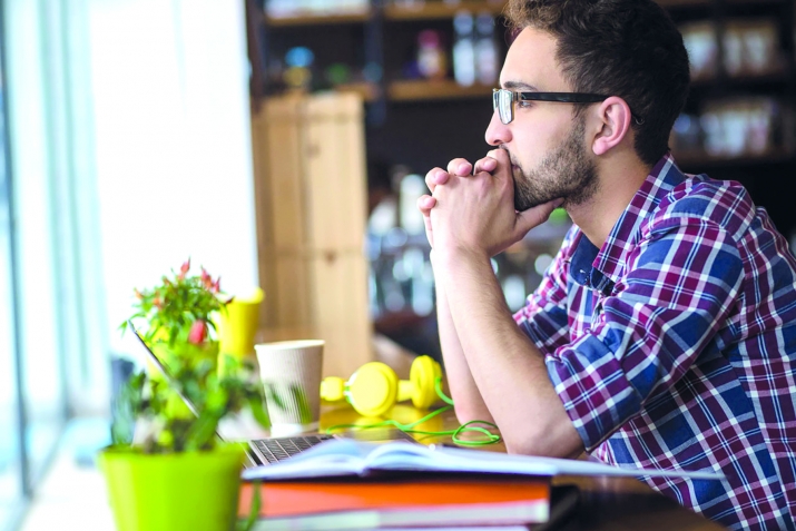 İnsanların üzləşdikləri zərərləri səbrlə qarşılamalarının fəzılətı