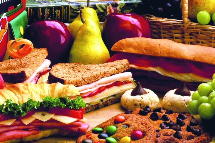 Дар баёни одоби таом хӯрдан