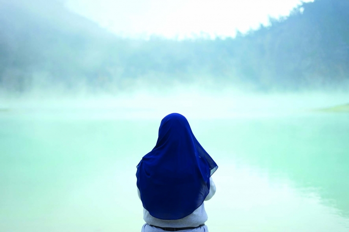 Никаһда олмајан адамла өпүшләр зина һесаб олунурму?