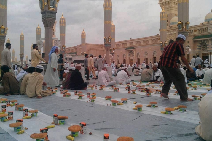 Why it is desirable to fast on Monday and Thursday?