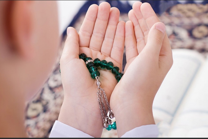 Hikayat (story) about how to make Dua