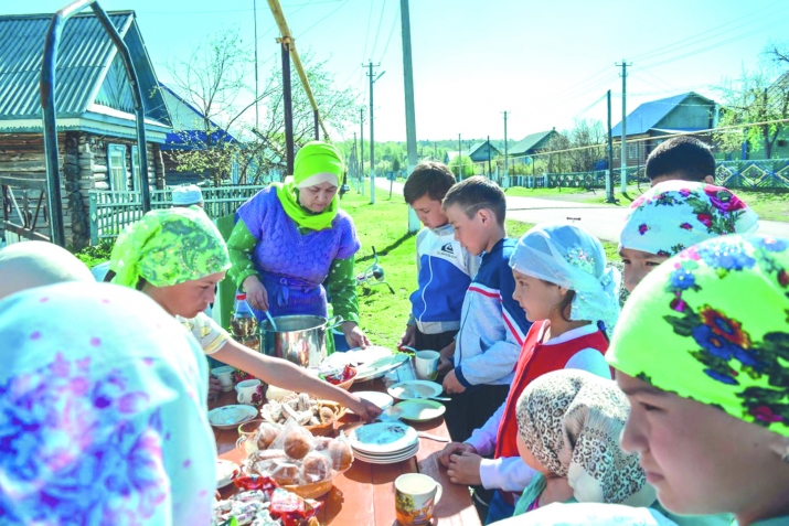 “Сәләхтәр күркәм ғөрөф-ғәҙәттәрҙе ҡурсалап йәшәй...”