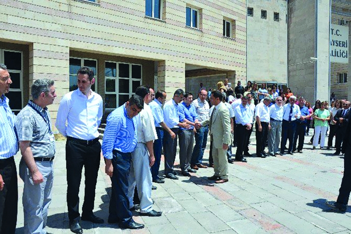 Тазиятда оьзюн нечик тутмагъа тарыкъ