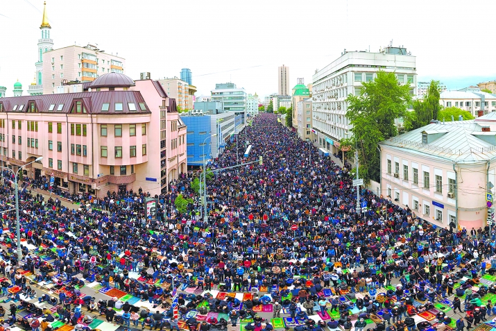 Дагъустандин Муфтий, шейх Аьгьмад афандийи мусурмнар улубкьурайи гирами машкврахъди тебрик апIура