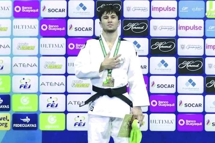Паҳлавони ҷавони тоҷик аз Эквадор медали тилло овард