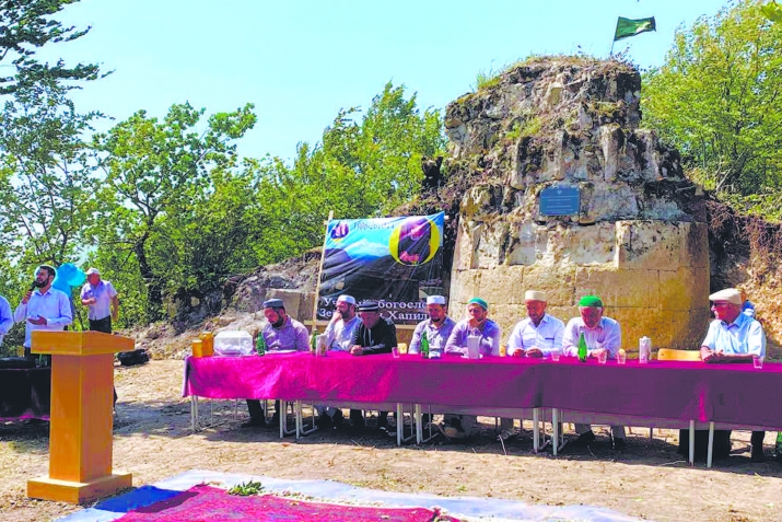 Рягьматлу Зейнуддин халуйин ччвурнахъ аьхю маджлис