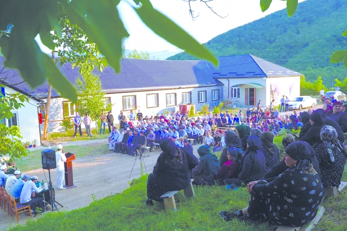 Заан Ягъдигъ цIийи мист ачмиш гъапIну