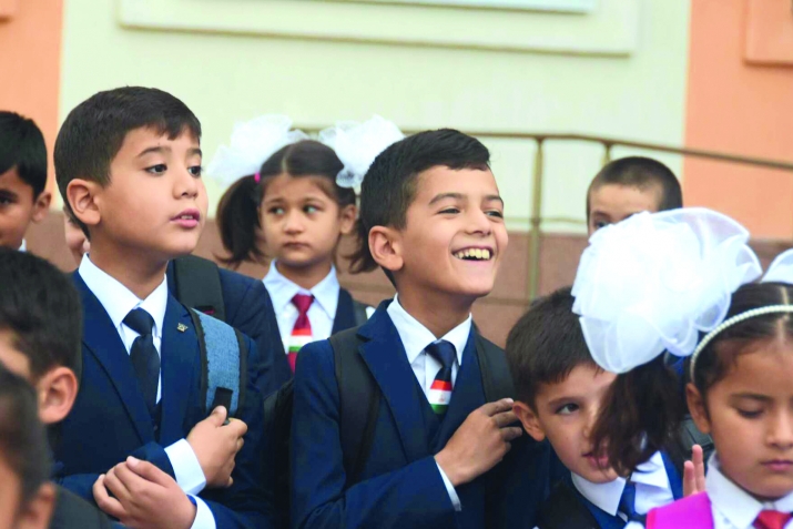 Фарзандони муҳоҷирони меҳнатиро ба мактабҳои Россия қабул мекунанд?