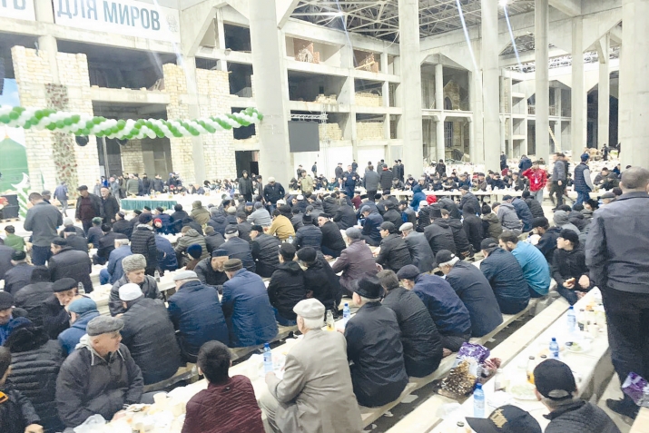 Къумукъ халкъ Пайхаммарны ﷺ сюегенин гёрсетди