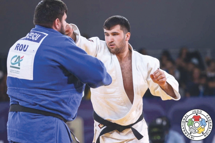 Тиллои Темур Раҳимов ва туҳфаи Рустами Эмомалӣ