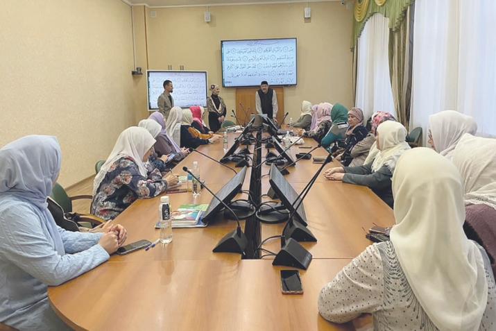 РИУда мәчет каршындагы курслар мөгаллимнәре өчен дәресләр узды