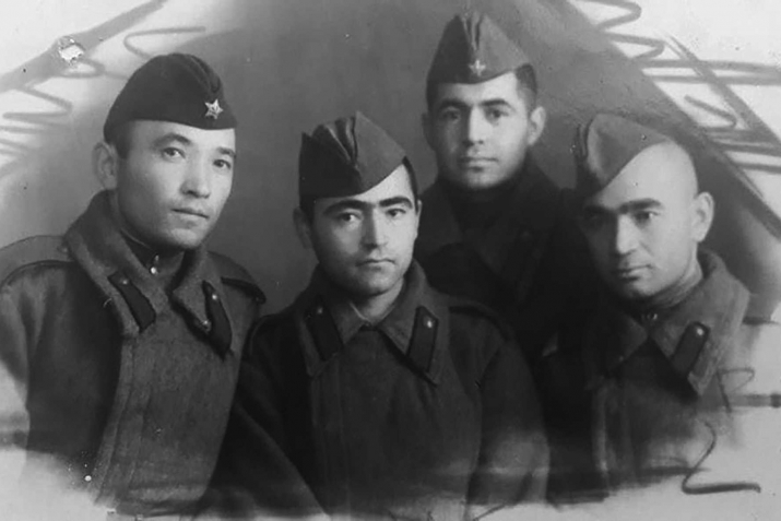 Қаҳрамонӣ асрҳо зинда мемонад