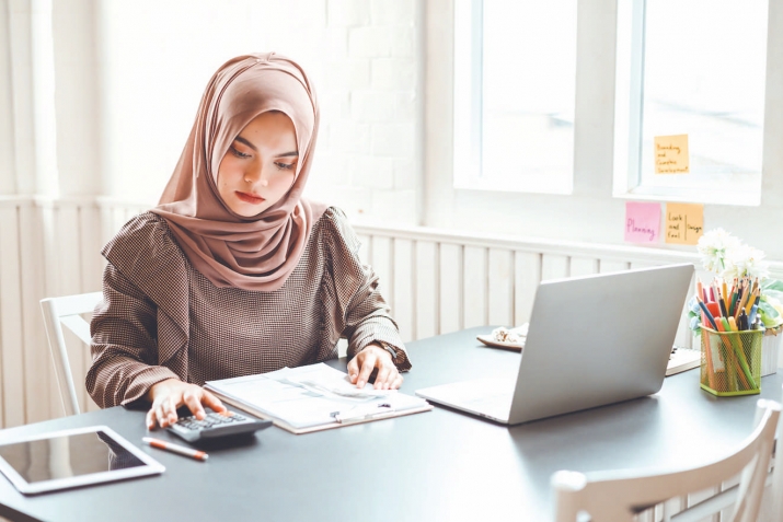 İSLÂM KADINI KORUR