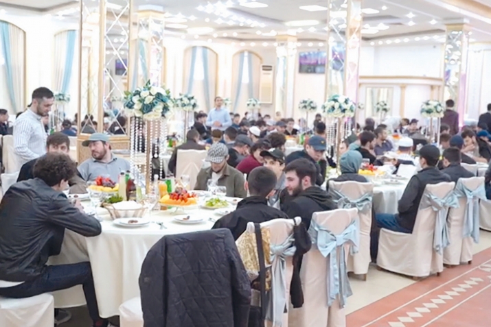 Бакълъулазул студентал данделъана