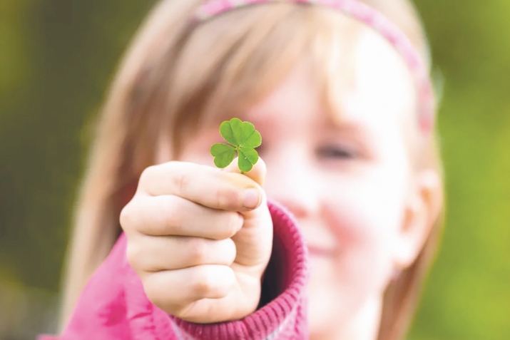 YASMEEN AND THE FOUR-LEAF CLOVER