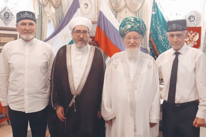 Мөфти Тәлгать Таҗетдин Пәйгамбәребез галәйһиссәләам нәселеннән булган шәхес белән очрашты