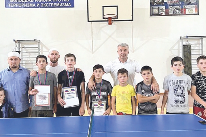 Теннисрал бяст-ччал