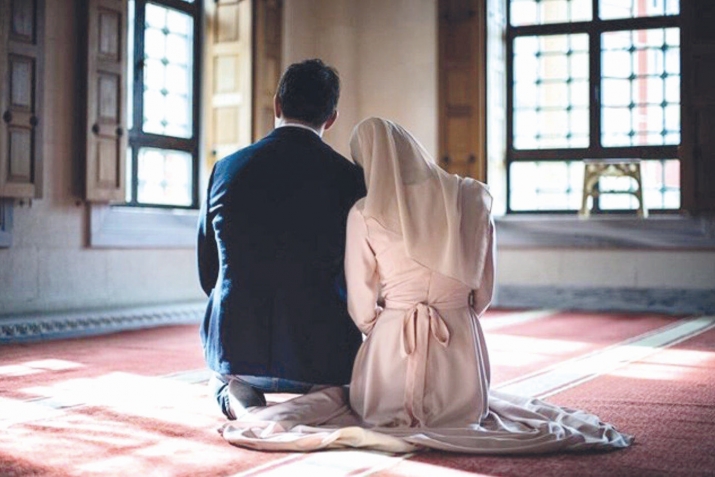 Зиндагӣ ҳазор гардиш дорад