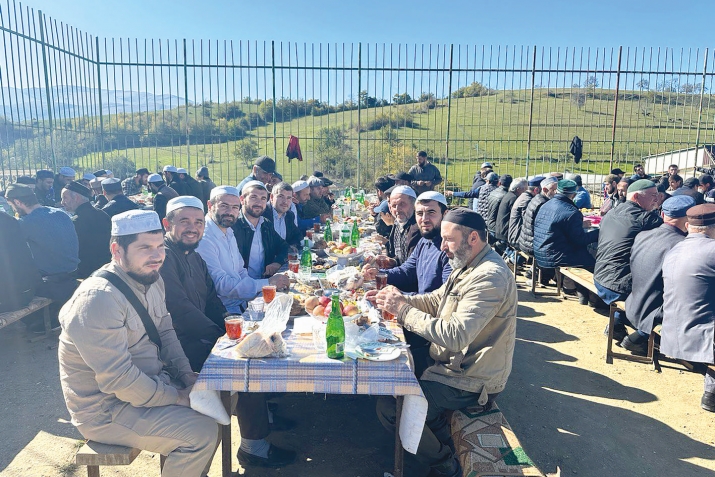 Гьесихъ гъулаъ цlийи мист ачмиш гъапlну