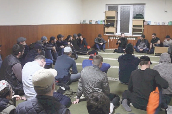 Лакрал мажлисру