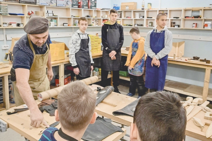 Алабуга мәчетендә ир балалар өчен «Оста куллар» hөнәрханәсе ачылды