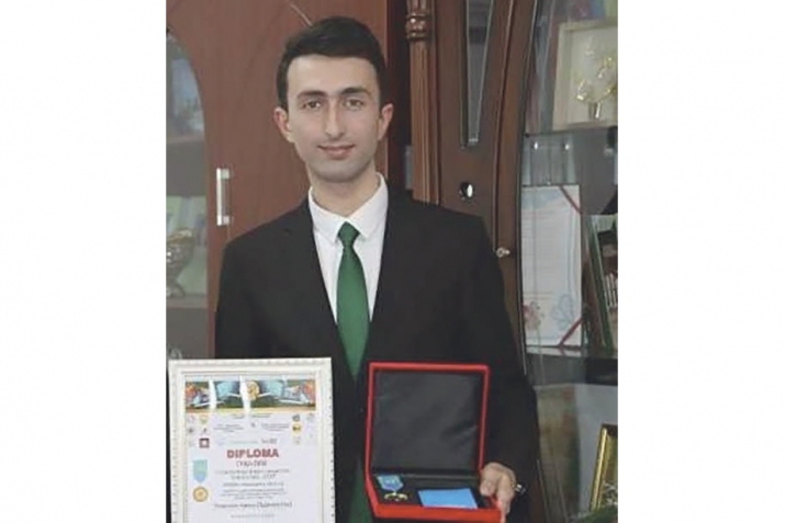 Донишҷӯи тоҷик дар Қазоқистон соҳиби Шоҳҷоиза ва медали тилло шуд