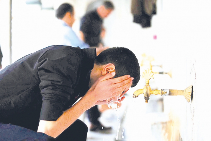 Имам әш-Шәфии мәзһәбинә әсасән дәстәмаз, чиммәк вә тәјәммүм