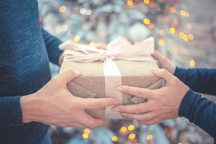 Accept gifts in a proper way