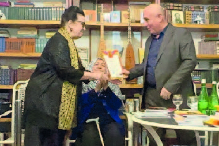 Тарих бетлени ярыкъ этеген ахтарывчу