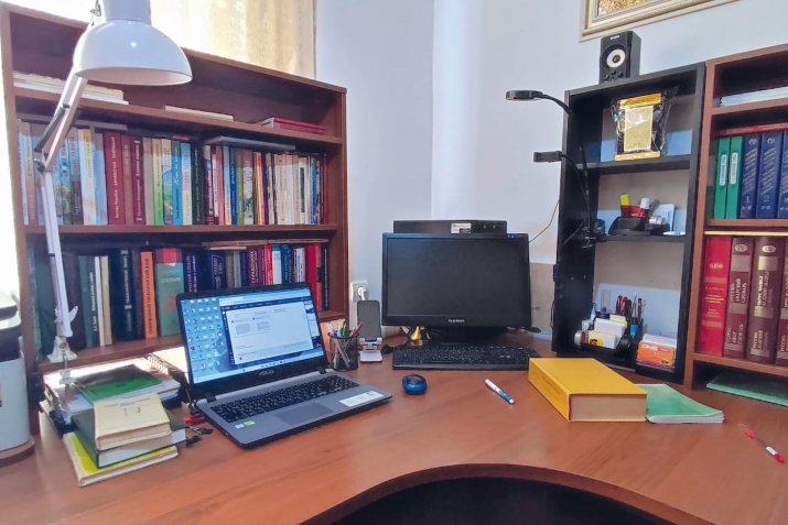 Гъи чIалнан гъайгъу дизригиш, закур кьан хьибди