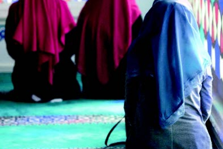 Бир сыдрагъа тизилип сыкълашайыкъ