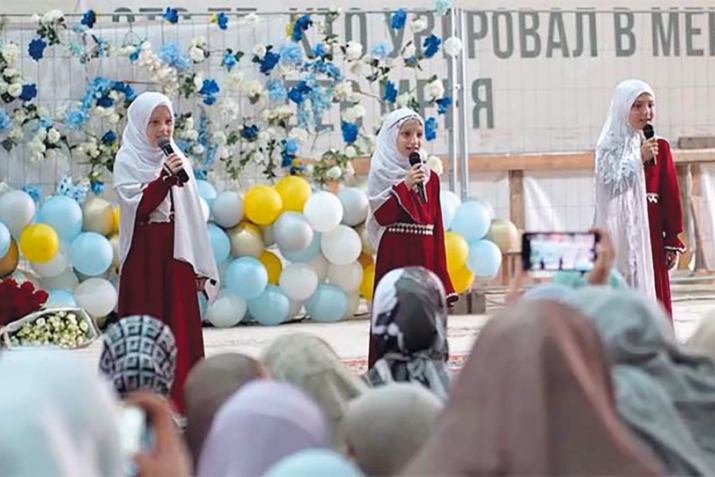 ДИУялъул студентал – РухIияб централда