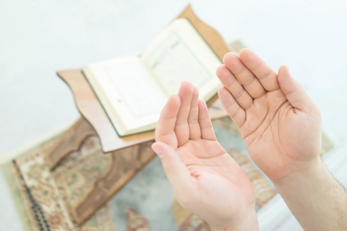 Оьлгенлеге этилген дуа ва садагъаны пайдасы