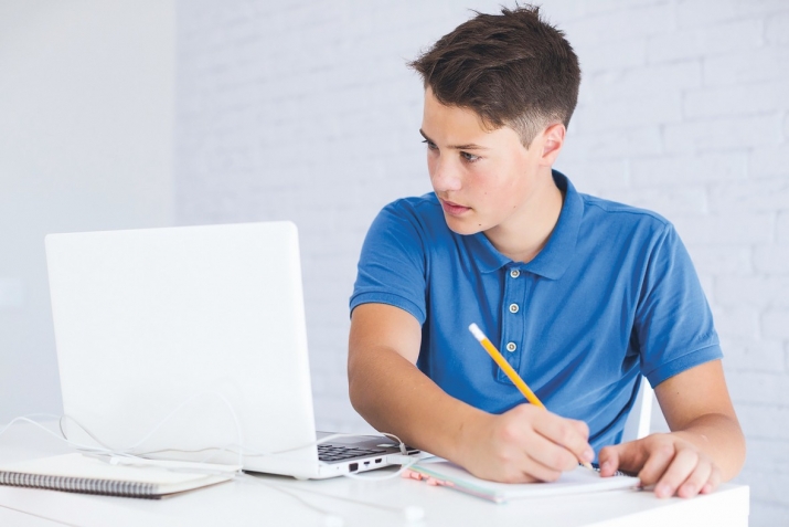 Таҳсил дар хориҷа. Имконот ва мушкилот