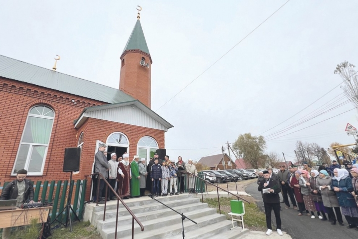 Тәлгать Таҗетдин Уфада яңа мәчет ачты