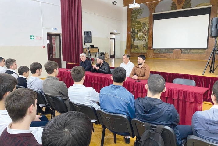 Имам – жамиятны аркъатаяву