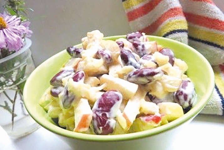 Хӯриш аз лӯбиё ва себ