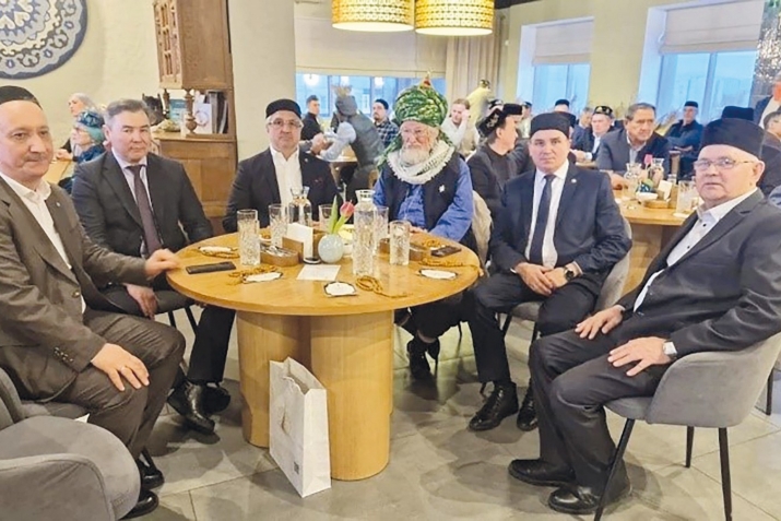 Уфада татар җәмәгать эшлек-леләре белән ифтар мәҗлесе