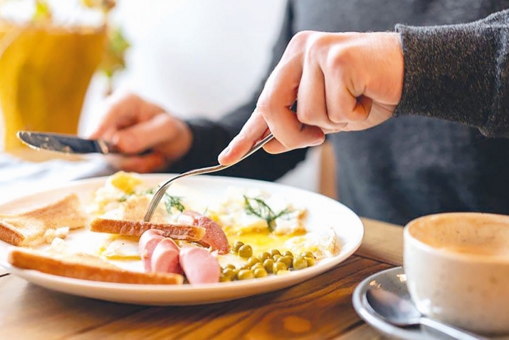 9 хатогӣ дар хӯроки наҳорӣ