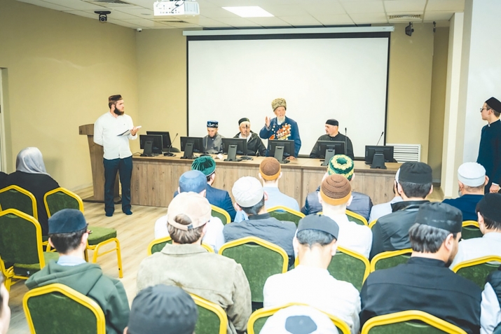 “Мөхәммәдия” шәкертләре Бөек Ватан сугышы ветераны белән очрашты