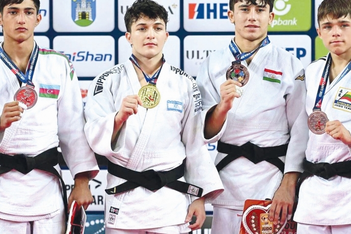 Нишонҳои нуқра ва биринҷии паҳлавонони тоҷик дар Қаҳрамонии ҷудои ҷаҳон