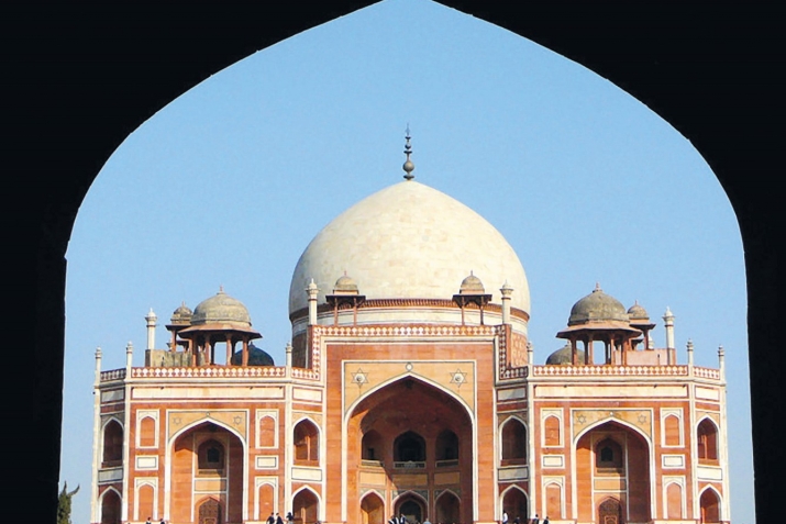 Һиндстанда мәдрәсәләрнең һәм китапха- нәләрнең гореф-гадәте