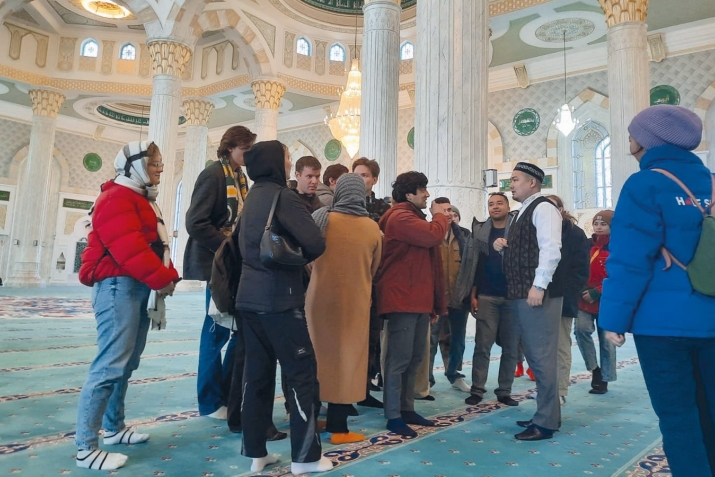 Мәсҹидә дәстәмаз алмадан (вуду олмадан) дахил олмаг олармы?