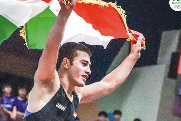 Ду нишони тиллои паҳлавонони Тоҷикистон аз мусобиқаи Ёшор Доғу