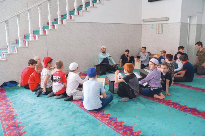 Хаҡ юлға йомшаҡлыҡ, сабырлыҡ менән өндәйек!