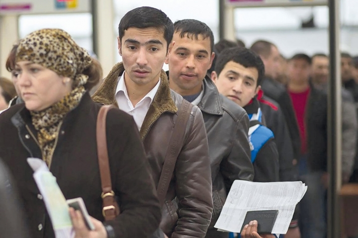 Муҳоҷирон бе оила биёянд