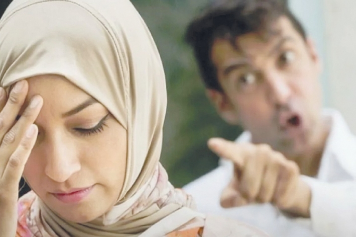 What to do with a reproachful husband - to escape or to love?